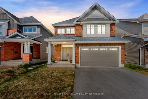 1374 Monarch Dr, Kingston, ON, K7P0S2 | Card Image