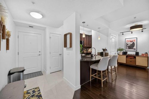 402-108 25 Ave Sw, Calgary, AB, T2S0K9 | Card Image