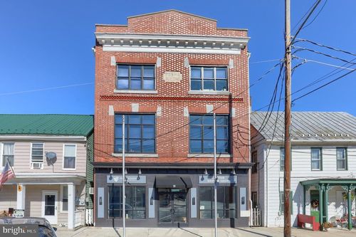 19 W Market St, JONESTOWN, PA, 17038-9628 | Card Image