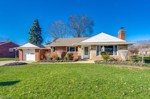 3917 Crestwood Street Nw, Canton, OH, 44708 | Card Image