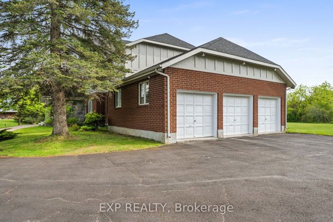 4 Barry Burn Crt, House other with 4 bedrooms, 3 bathrooms and 10 parking in Nepean ON | Image 33