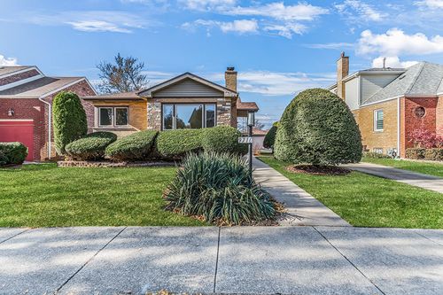 9716 S Harding Ave, Evergreen Park, IL, 60805-2920 | Card Image