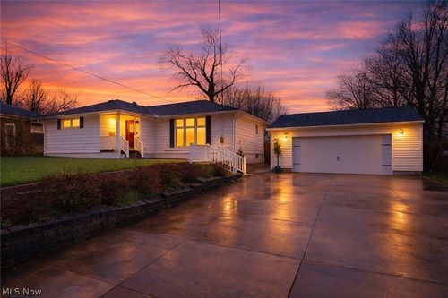 366 Lansing Rd, Akron, OH, 44312-2124 | Card Image