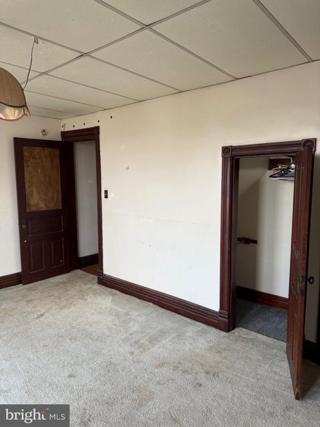 335 W Walnut St, Townhouse with 5 bedrooms, 2 bathrooms and null parking in Kutztown PA | Image 12