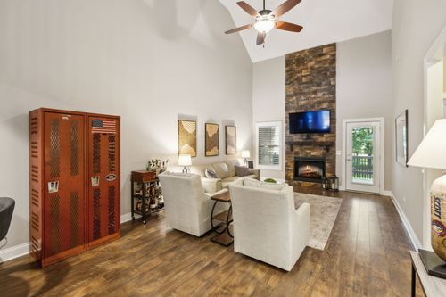 3238 Blue Sky Dr, Murfreesboro, TN, 37130-1525 | Card Image