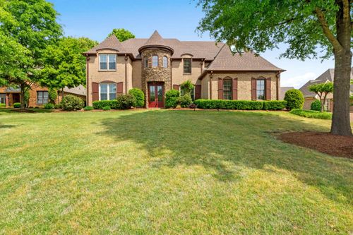 530 Winding Valley Ln, Collierville, TN, 38017-4064 | Card Image