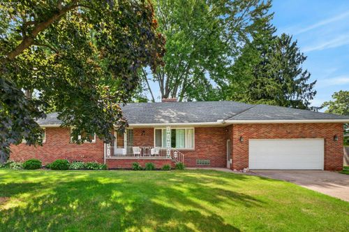 114 S Leavitt Rd, Amherst, OH, 44001-1726 | Card Image