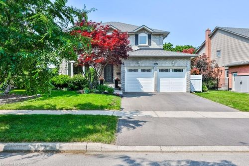 2060 Parklane Cres, Burlington, ON, L7M3V7 | Card Image