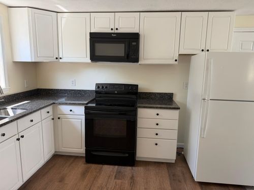 3-249 East High Street, Manchester, NH, 03104 | Card Image