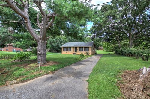 105 Meadow Ln, Cartersville, GA, 30120-2025 | Card Image