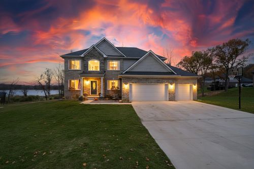 126 Parker Ln, Ortonville, MI, 48462-8978 | Card Image