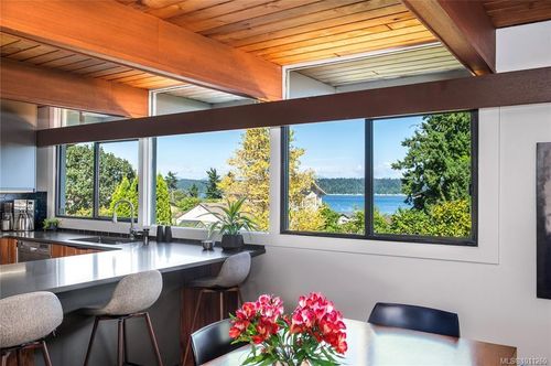 141 Thulin St, Campbell River, BC, V9W2K4 | Card Image