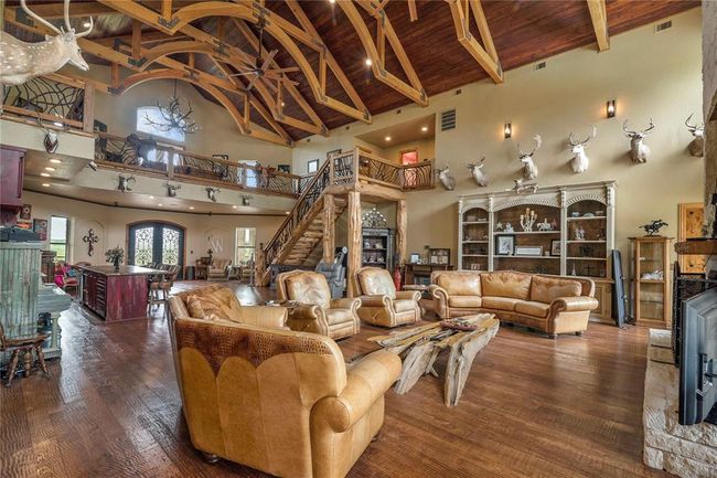 9474 Fm 524 Rd, Home with 5 bedrooms, 5 bathrooms and 3 parking in Sweeny TX | Image 10