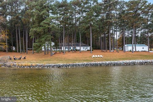 405 Courtney Ln, Callao, VA, 22435-2004 | Card Image