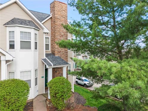 321 Memorial Dr, Canonsburg, PA, 15317-9517 | Card Image