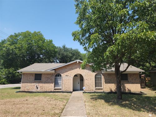 7501 Deaver Dr, North Richland Hills, TX, 76180-6275 | Card Image