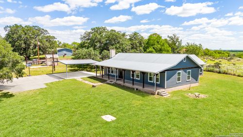18950 Southton Rd, Elmendorf, TX, 78112-9662 | Card Image