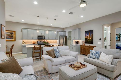 13121 N Humphreys Peak Dr, Oro Valley, AZ, 85755-3404 | Card Image