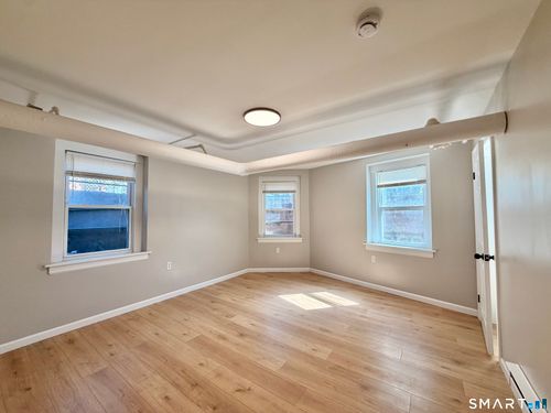 16-405 Main Street, West Haven, CT, 06516 | Card Image