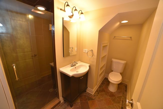 813 S Wolf Rd, House other with 3 bedrooms, 3 bathrooms and 2 parking in Des Plaines IL | Image 37
