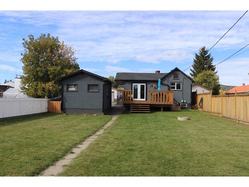 329 5th Ave S, Cranbrook, BC, V1C2G7 | Card Image