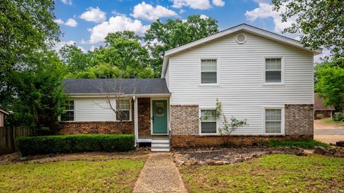2 Idlewood Pl, Maumelle, AR, 72113-6205 | Card Image