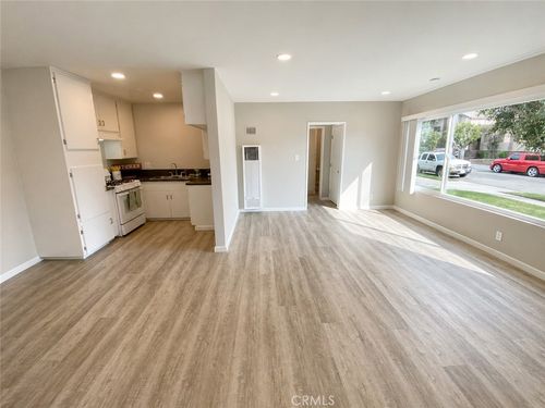 e-919 E Acacia Avenue, Glendale, CA, 91205 | Card Image