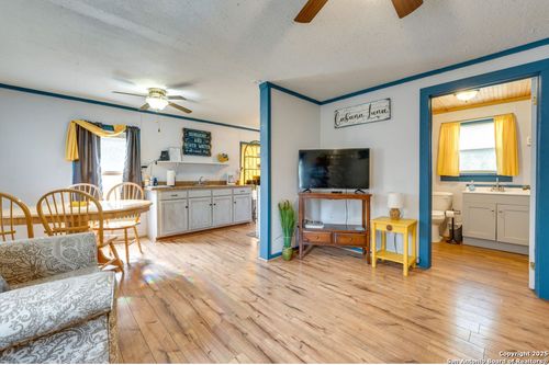 28149 N Us Highway 83, ConCan, TX, 78838-3814 | Card Image