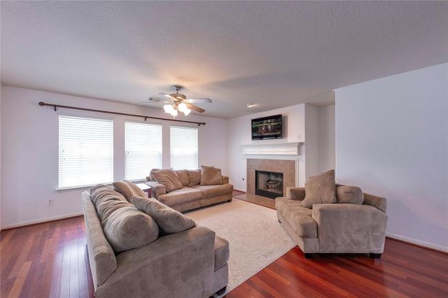 13907 Bonnetbriar Ln, House other with 3 bedrooms, 3 bathrooms and 2 parking in Sugar Land TX | Image 14
