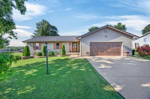 220 Bonnie Dr, Lebanon, MO, 65536-4280 | Card Image