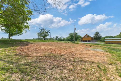 671 Poplar Ridge Rd, Chapmansboro, TN, 37035-5338 | Card Image