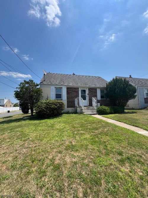 70 Bernard St, Carteret, NJ, 07008-1305 | Card Image