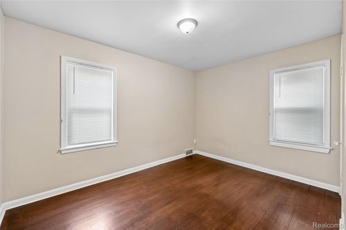8249 Robson Street, Detroit, MI, 48228 | Card Image