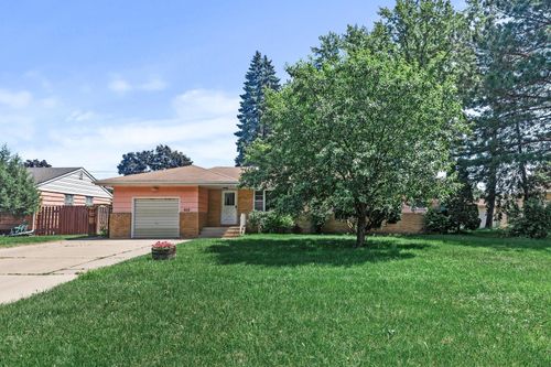6112 Kyle Ave N, BROOKLYN CENTER, MN, 55429-2471 | Card Image