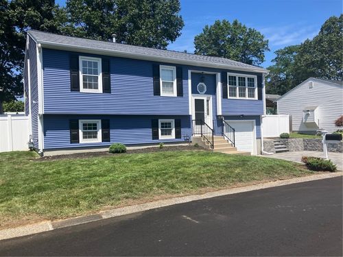 10 Hill St, North Providence, RI, 02904-4517 | Card Image
