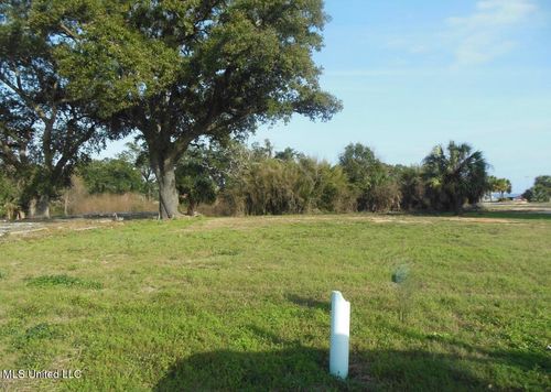 124 Texas Ave, Gulfport, MS, 39507-1103 | Card Image