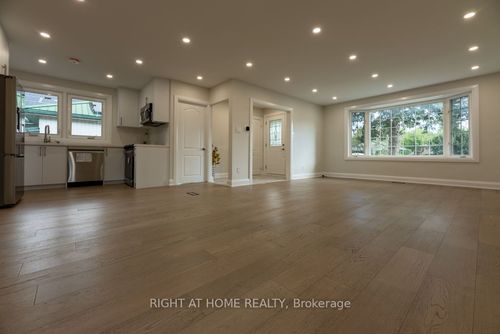 343 Boisdale Ave, Richmond Hill, ON, L4C1R4 | Card Image