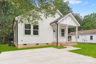 220 W Shannonhouse Street, House other with 3 bedrooms, 2 bathrooms and null parking in Shelby NC | Image 3