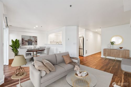 611-1425 Dexter Ave N, Seattle, WA, 98109-3534 | Card Image