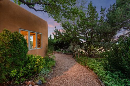 76 Encantado Loop, Santa Fe, NM, 87508-8278 | Card Image