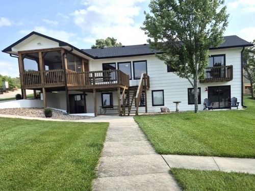 566 Lake Viking Ter, Gallatin, MO, 64640-8352 | Card Image
