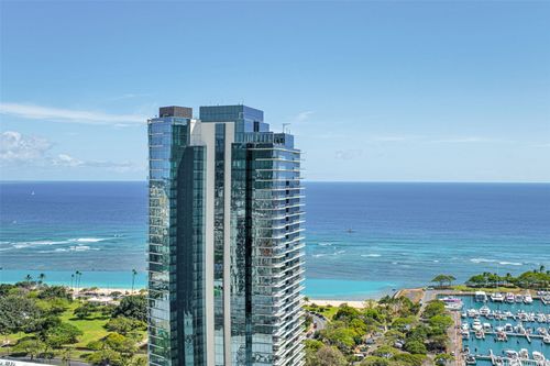 apt-3608-987 Queen St, Honolulu, HI, 96814-3328 | Card Image