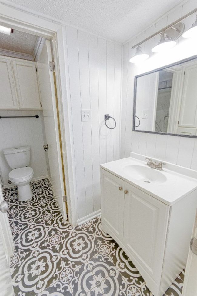 Downstairs bathroom | Image 19