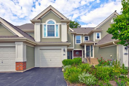 938 Little Falls Ct, Elk Grove Village, IL, 60007-7122 | Card Image