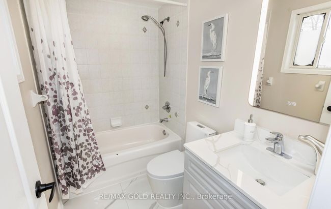 111 Fairhill Ave, House other with 6 bedrooms, 4 bathrooms and 2 parking in Brampton ON | Image 40