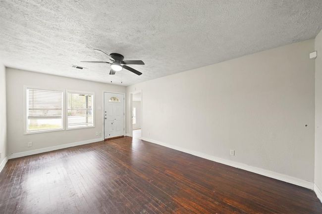 606 W 7 Th St, House other with 3 bedrooms, 1 bathrooms and null parking in Freeport TX | Image 6
