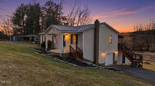 19486 Astor Rd, Abingdon, VA, 24210-7808 | Card Image