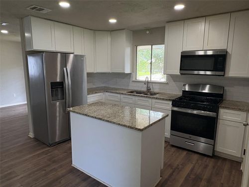 413 Betty Rd, South Houston, TX, 77587-3706 | Card Image