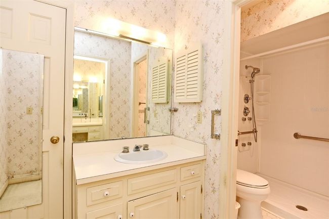 Bathroom 2 Pic 1 | Image 17