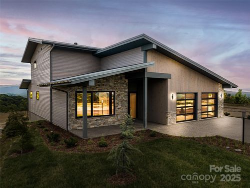 10-24 S Watchman Dr, Hendersonville, NC, 28791-0091 | Card Image